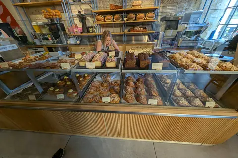 Winibees Bakery photo 1